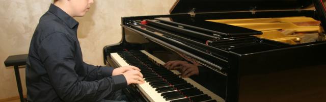 Kohtla-Järvel peeti noorte pianistide XXIII etüüdirallit