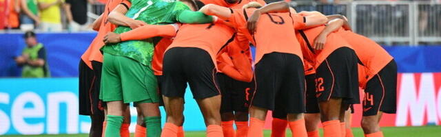 VAATA OTSE | Holland läks Rootsi vastu juba viiendal minutil juhtima