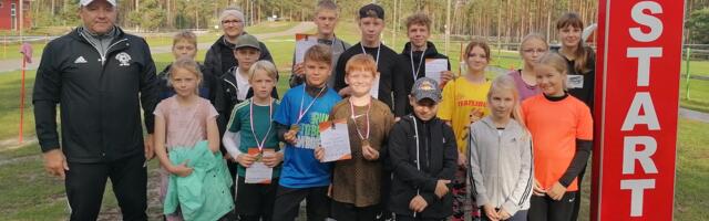 Lihula gümnaasiumi noorjooksjad tulid Pärnumaa meistriteks