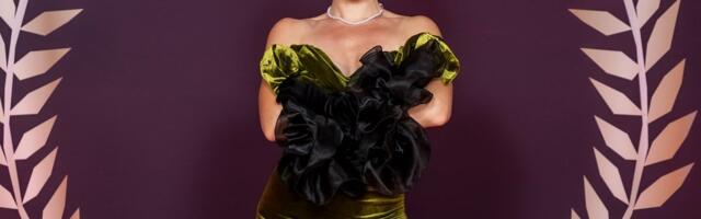 KUUM KLÕPS | „Diiva on õhtuks valmis!“ Silvia Ilves näitab napis kleidis uut rinnapartiid