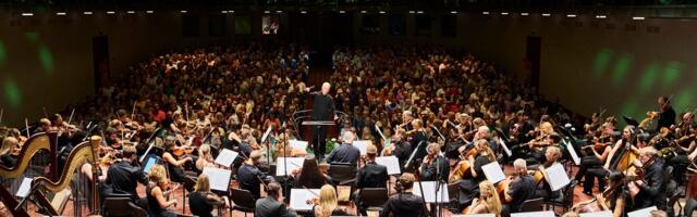 Paavo Järvi ja Eesti Festivaliorkester alustavad Pärnu kontserdimajas oma Euroopa tuuri