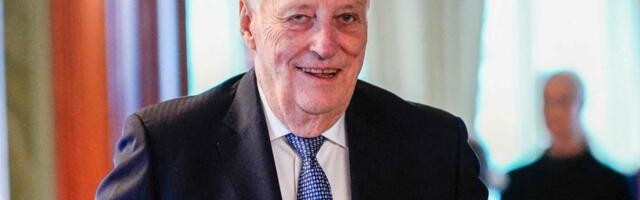 FOTO | Hispaanias haiglaravi vajanud Norra kuningas Harald V naasis kodumaale