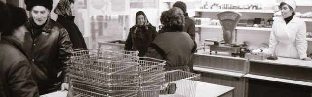 Sõrve Mäebe küla kauplus 1988. aastal