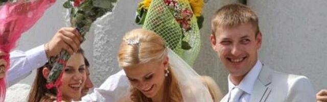 Ukrainas lubatakse meedikutel abielluda üksi või üldse üle veebi