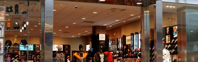 Foot Locker pani jalatsitootjate aktsiad kukkuma