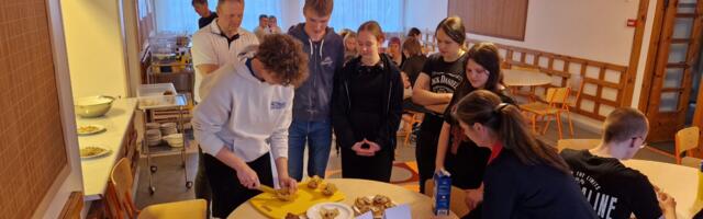 Noarootsi kooli rootsi nädala aukülaline oli suursaadik