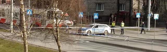 VIDEO ja FOTO | Majaka tänava trammipeatuses vedelenud kottides midagi ohtlikku ei olnud