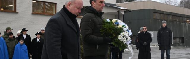 Relvarahu aastapäeval asetati Vabadussõja mälupaikades mälestuskimbud