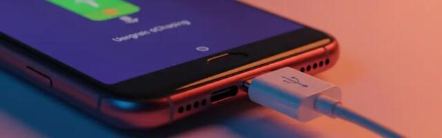 Kas telefoni võib kasutada laadimise ajal? Vastus ei ole nii lihtne, kui esmapilgul tundub – ja võib sind üllatada.