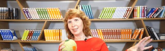 Professor Piret Luik räägib inauguratsiooniloengul, kuidas äratada tüdrukutes IT valdkonna vastu enam huvi