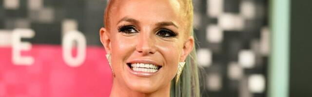 KUUMAD PILDID ⟩ Britney Spearsi alastifotosid muudkui tuleb: mida ta mees sellest arvab?