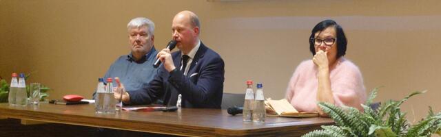 Взять с собою зонтик, чтобы дождик не пошел