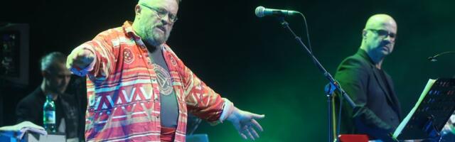 Inger ja Singer Vinger lõid käed. Laulja_ kui selline võimalus päriselt tekkis, olin ausalt öeldes positiivselt pahviks löödud 