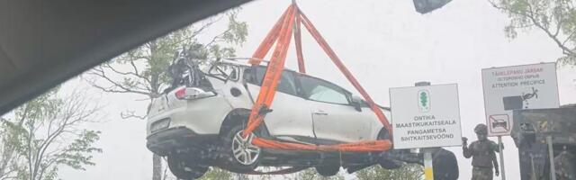 Toila vallas sõitis auto pankrannikult alla