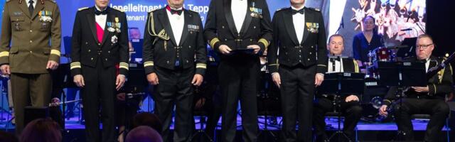 Kaitseväe aasta ohvitser on kolonelleitnant Lauri Teppo, aasta allohvitser Aaron Lee Baum