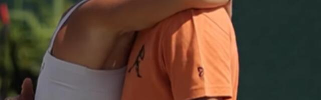 Sabalenka i Đoković trenirali u Londonu, kamere Vimbldona uhvatile zagrljaj dvoje prijatelja /VIDEO/