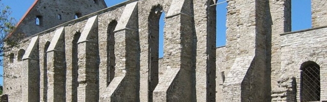Pirita kloostrile kaalutakse püsiva katuse rajamist