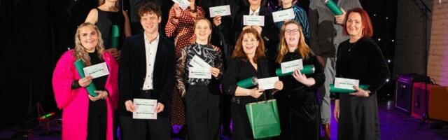 Galerii: noorsooteater jagas sünnipäeval kolleegipreemiaid