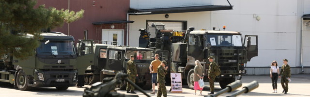 Ajateenistuse esimene nädal lõppes 2. jalaväebrigaadis avatud uste päevaga