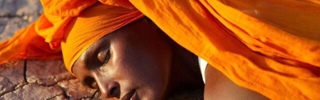 Brutaalselt sandistatud aafriklanna põgenes kodumaalt ja sai kuulsaks modelliks