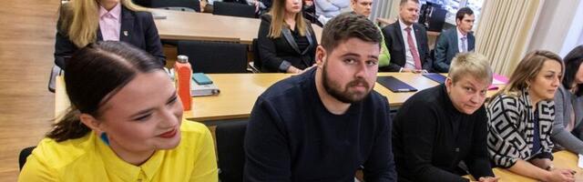 Kohtla-Järve vana ja uus võim kraaklevad nagu tülli läinud mudilased liivakastis