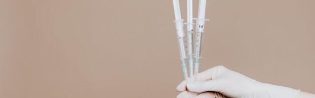 Kui sa ei sure, saadetakse sind koju – kuidas Taani tervishoiusüsteem vaktsiiniohvreid alt veab