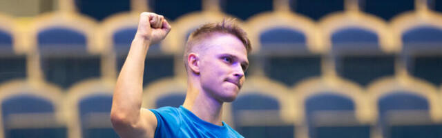 EESTI SAALIHOKI TIPPMÄNGIJA | Jalkamängust vanaema elutoas Eesti saalihoki tippu