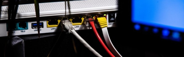 VALIMISTE ERISAADE | Pole joodikuid, aga pole ka internetti. E-Eesti magab maha maale tulvavate noorte potentsiaali