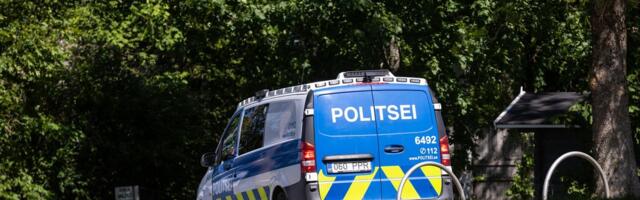FOTOD | Saadjärve põhjast leiti paat, kohal on tuukrid