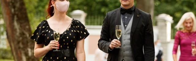 „Padjaklubi“ täht Kertu Moppel esitles peigmeest