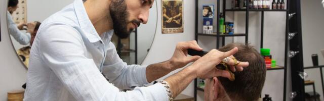 Jõhvis barbershop'i avanud jordaanlane võidab klientide südameid