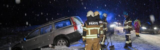 VIDEO JA FOTOD | Viljandimaal sai kolmikavariis viga kaks inimest