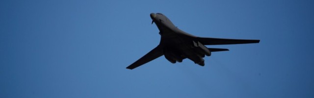 FOTOD | USA õhujõudude pommitajad lendasid üle Eesti