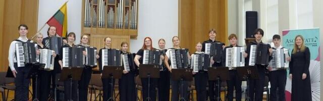 Eesti Noorte Akordioniorkester võidutses rahvusvahelisel konkursil Kaunases