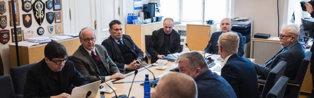 Kas tsiviilkriisi ja riigikaitseseadus jääb taas venima? Stoicescu_ nelikule ei saa järgi anda küsimustes, kus on vastuolud sees