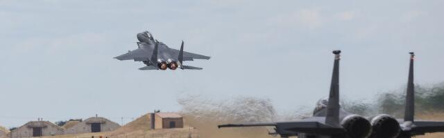 Tihe liiklus üle Atlandi_ USA viib järjest sõjalennukeid Suurbritannia kaudu Lähis-Itta