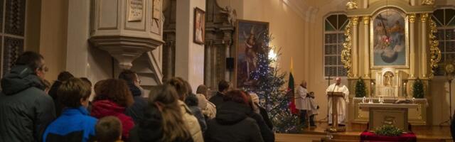 Noormees varastas vaimulikult mitutuhat eurot, tema ülestunnistus viis lapsporno avastamiseni