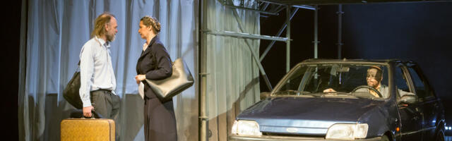 Teatriarvustus. Valner Valme: seiklusjutte maalt ja merelt. “15 meetrit vasakule”