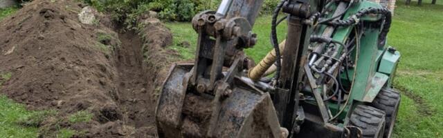 Rendile anda tõhus ja mitmekülgne Avant 320S+ minilaadur Kehras – nüüd ka mugava transpordivõimalusega!