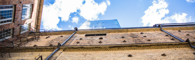 Interjöör. Eile raske tehaseelu, täna šikk kontorimelu