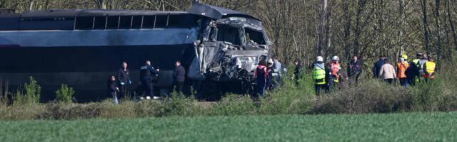 Prantsusmaal põrkas kiirrong kokku veokiga. Hukkus üks ja sai viga 27 inimest