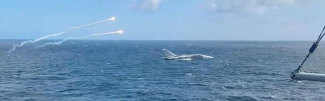 VIDEO: Vene sõjalennuk lendab Läänemerel üle USA sõjalaeva