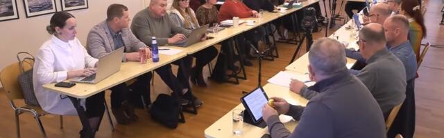 Segadus Lääne-Nigula volikogus jätkub