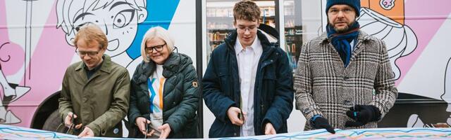 Tallinna Keskraamatukogu esitles uut raamatukogubussi ja brändinime