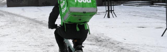 RIIK HINDAB KÄSIMÜÜGIRAVIMITE KULLERTEENUSE SEADUSTAMIST