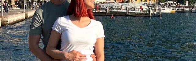 TRUDNA ZVEZDA GRANDA! Sa suprugom pevačem čeka prvo dete, evo kog je pola beba