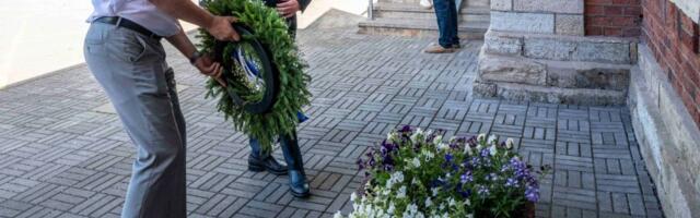 Anija vallas austati võidupühal Vabadussõja mälestusmärke pärjadega