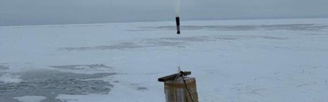 FOTO | Kalur avastas Peipsi järve jäält õhupalli salasigarettidega