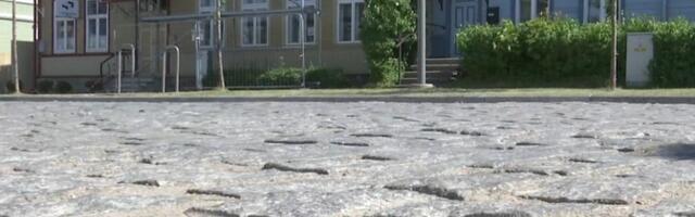 Vale paigaldusmeetod rikkus Haapsalu peatänava vuugid