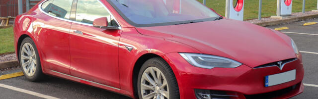 Pimenemise hirmus Šveits plaanib elektriautodele sõidukeeldu